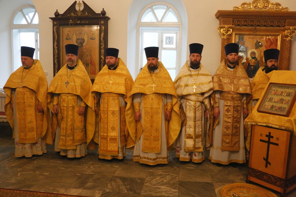 Служение трех архиереев в Свято-Предтеченском храме при Саранской Духовной Семинарии
